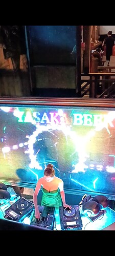 inbound8472594285216751396