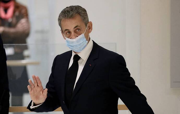 Ảnh AP của Nicolas Sarkozy / Christophe Ena