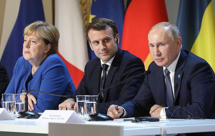 Thủ tướng Đức Angela Merkel, Tổng thống Pháp Emmanuel Macron và Tổng thống Nga Vladimir Putin, ngày 9 tháng 12 năm 2019 EPA-EFE / LUDOVIC MARIN / POOL