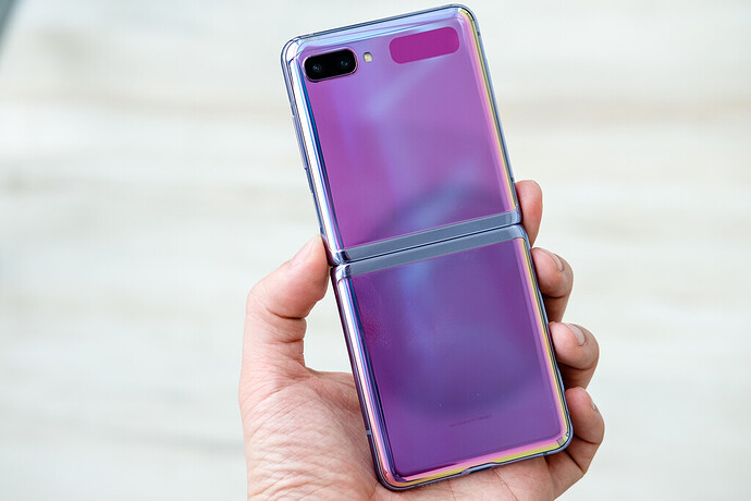 20-Samsung-Galaxy-Z-Flip-VnE-7691