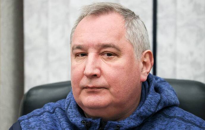 Giám đốc điều hành Roscosmos Dmitry Rogozin Sergei Savostyanov / TASS