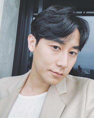 soai-ca-viet-gay-soc-voi-hinh-anh-tan-ta-gio-tro-lai-dep-trai-con-nau-an-cuc-sieu-56453423_141613976892349_6836135695379927207_n-1560220278-663-width640height800