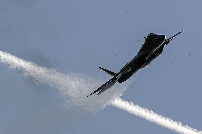 Máy bay chiến đấu Su-57 Sergey Bobylev / TASS