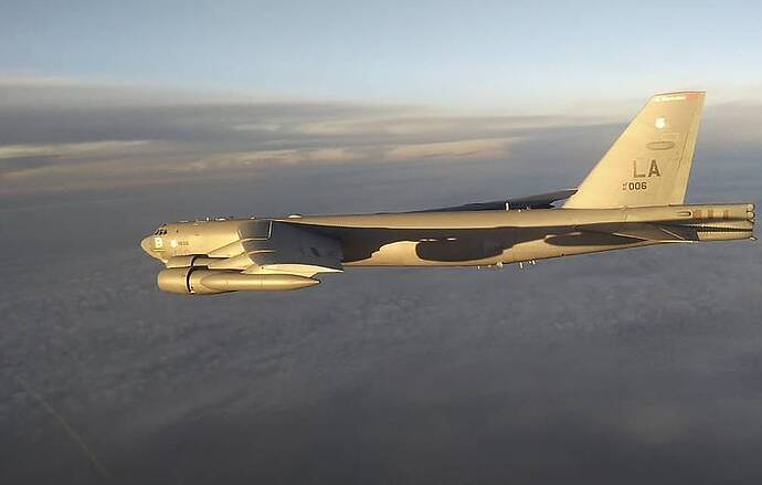 Máy bay ném bom chiến lược Mỹ B-52H Trung tâm Kiểm soát Quốc phòng Nga / TASS