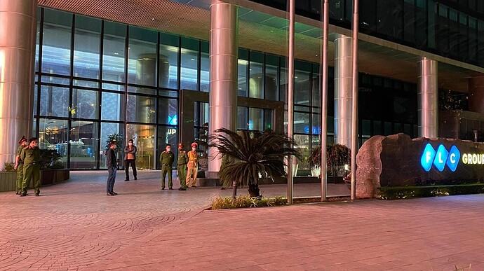 Hàng loạt quan chức, đại gia bị khởi tố: Không còn đất để 'xin-cho', làm ăn chụp giật ảnh 1