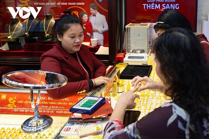 Tăng cung vàng miếng, liệu có “ghìm” được giá vàng?- Ảnh 1. Tăng cung vàng miếng, liệu có “ghìm” được giá vàng?- Ảnh 1.