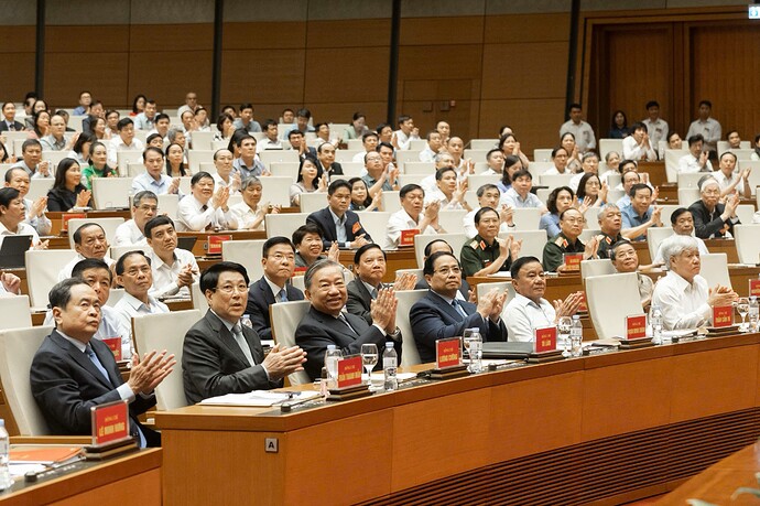 Tổng Bí thư: “Liên thông các tuyến bệnh viện, giảm chi phí cho người bệnh” - 4 Tổng Bí thư: “Liên thông các tuyến bệnh viện, giảm chi phí cho người bệnh” - 4