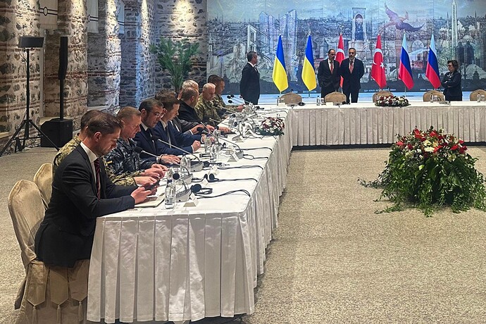 Gần 2 tiếng Nga - Ukraine đàm phán ở Istanbul: Tín hiệu tích cực nhưng hòa bình vẫn xa vời - Ảnh 1.