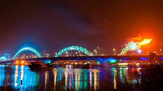 may-gio-cau-rong-da-nang-phun-lua2-21243150