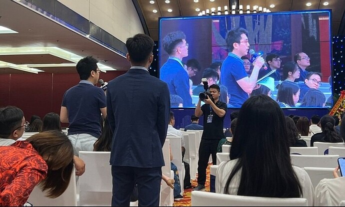 Hiệu ứng MBBank, loạt doanh nghiệp tung 'game' tặng tiền, ipad, điện thoại, vàng, cổ tức... cho cổ đông dự họp Hiệu ứng MBBank, loạt doanh nghiệp tung 'game' tặng tiền, ipad, điện thoại, vàng, cổ tức... cho cổ đông dự họp