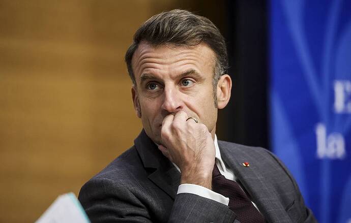 Tổng thống Pháp Emmanuel Macron Teresa Suarez, Pool qua AP