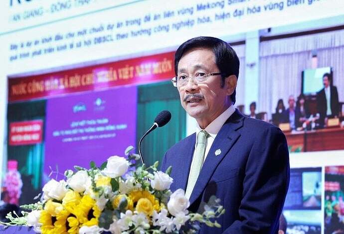 Bất ngờ mức lương sếp Vinamilk, Thế Giới Di Động, Novaland nhận trong năm 2023- Ảnh 3. Bất ngờ mức lương sếp Vinamilk, Thế Giới Di Động, Novaland nhận trong năm 2023- Ảnh 3.