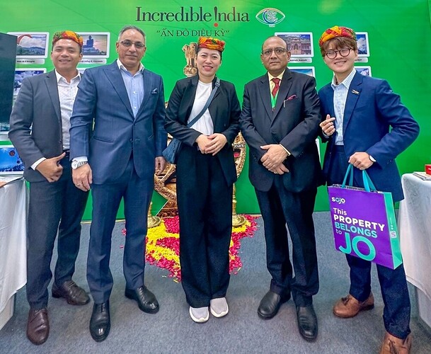 Hội chợ là cơ hội để các doanh nghiệp lữ hành giới thiệu dịch vụ và mở rộng kết nối với các đối tác trong & ngoài nước (Ảnh: FLC Hotels & Resorts). Hội chợ là cơ hội để các doanh nghiệp lữ hành giới thiệu dịch vụ và mở rộng kết nối với các đối tác trong & ngoài nước (Ảnh: FLC Hotels & Resorts).