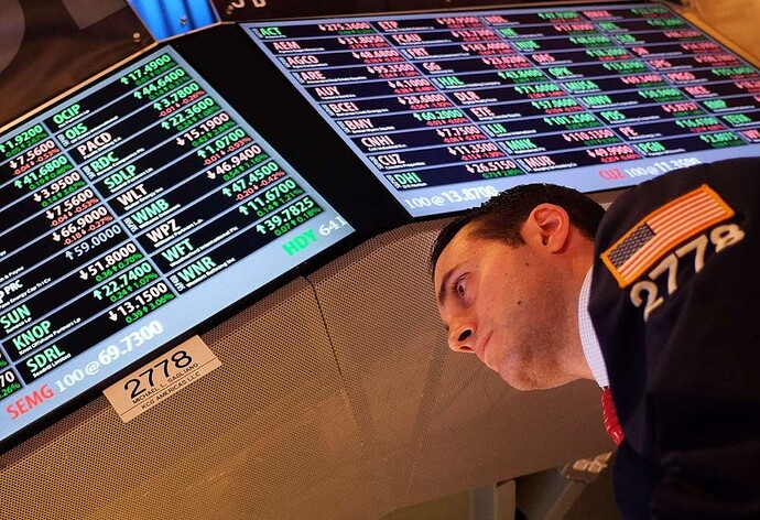 Giới đầu tư xả mạnh cổ phiếu khi lợi suất trái phiếu Mỹ leo cao