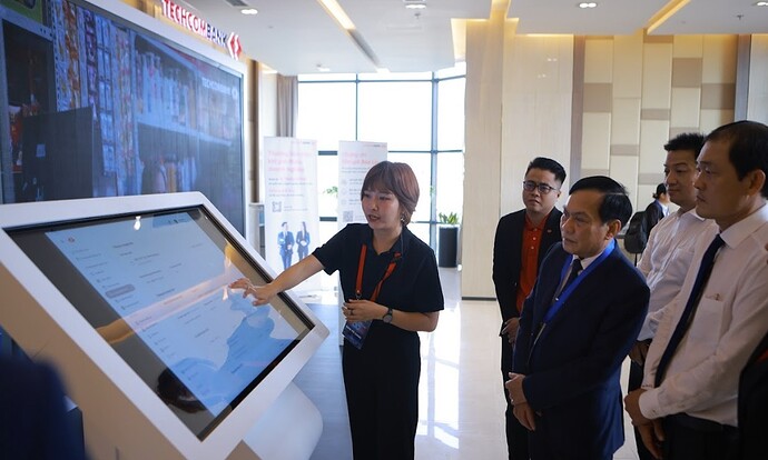 techcombank-dong-hanh-chuyen-doi-so-cung-doanh-nghiep-can-tho4-1750397476.jpg