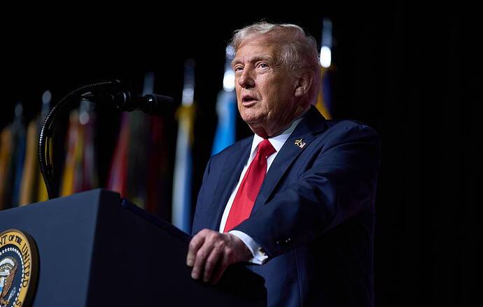 Tổng thống Mỹ Donald Trump (Ảnh AP/Evan Vucci)
