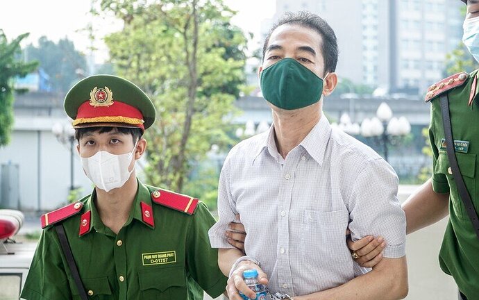 Phong tỏa cổ phiếu VCG của Cựu Thứ trưởng Bộ Ngoại giao Tô Anh Dũng