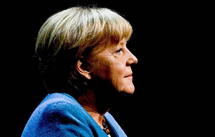 CA SĨ EPA-EFE/FILIP Angela Merkel