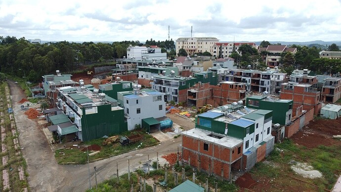 Hồ sơ doanh nghiệp “bán nhầm” nhà ở xã hội cho người thân quan chức - 1