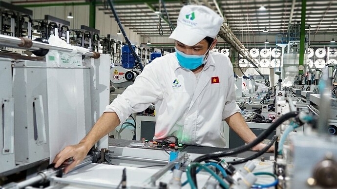 Cổ phiếu APH vào diện cảnh báo và giải trình của An Phát Holdings Cổ phiếu APH vào diện cảnh báo và giải trình của An Phát Holdings