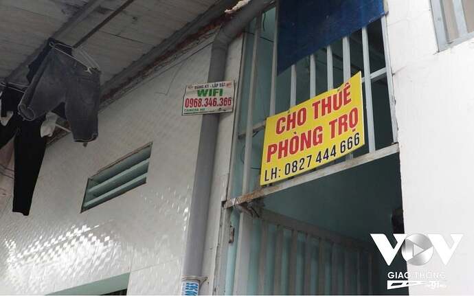 Những thế hệ lao động từng là trụ cột sản xuất họ đến và đóng góp cho thành phố này, giờ đây họ chỉ còn lựa chọn chọn bám trụ… hoặc lặng lẽ ra đi.