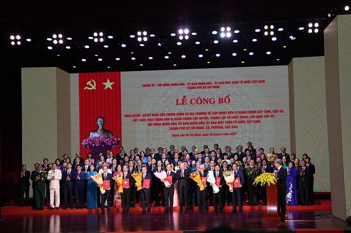 Ong nguyen van nen lam bi thu thanh uy tp.hcm sau sap nhap hinh anh 1