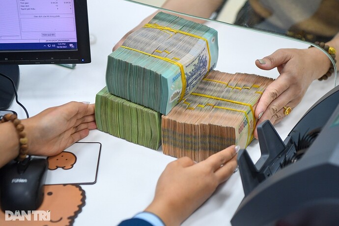 Ngân hàng có thể bị phạt 500 triệu đồng nếu ép khách mua bảo hiểm - 1 Ngân hàng có thể bị phạt 500 triệu đồng nếu ép khách mua bảo hiểm - 1