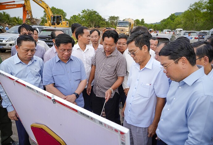 Ông Hồ Văn Mừng - CHủ tịch UBND tỉnh An Giang Ông Hồ Văn Mừng - CHủ tịch UBND tỉnh An Giang