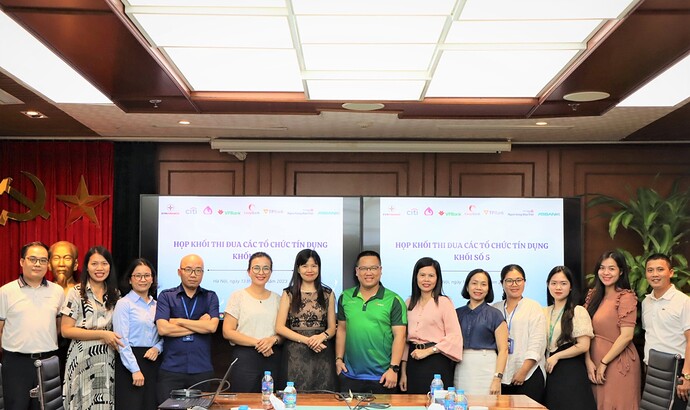 EVNFinance cùng Khối thi đua số 5 Nâng bước em tới trường
