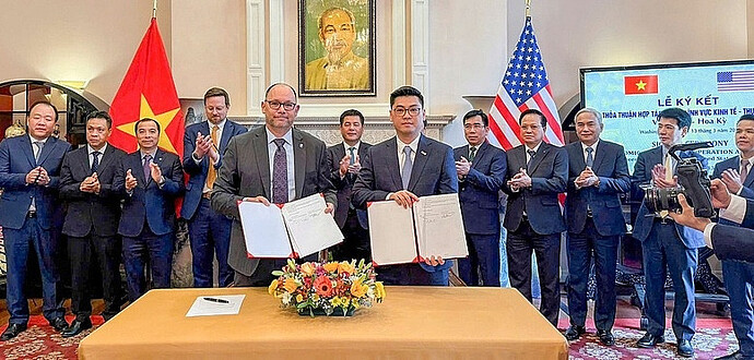 Chính phủ công bố giảm thuế LNG và ethanol, PV GAS, Petrolimex, PV Power được 'tiếp sức' từ chính sách mới