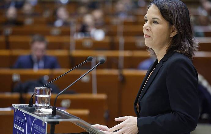 Bộ trưởng Ngoại giao Đức Annalena Baerbock Ảnh AP / Jean-Francois Badias