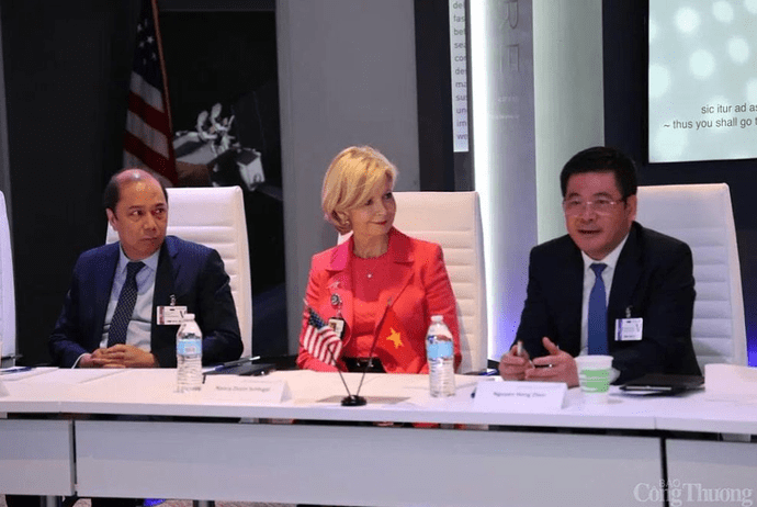 Việt Nam sắp phóng vệ tinh mới, Bộ trưởng Bộ Công Thương làm việc với tập đoàn Mỹ thúc đẩy chuyển giao công nghệ