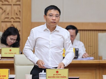 Bộ trưởng Bộ Tài chính Nguyễn Văn Thắng cho biết tăng trưởng GDP quý III ước đạt 8,22% so với cùng kỳ. mức tăng trưởng cao nhất trong cùng kỳ từ năm 2011 đến nay nếu loại trừ năm 2022 với tốc độ tăng trưởng phục hồi do đại dịch COVID-19 - Ảnh: VGP/Nhật Bắc