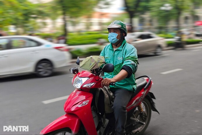 Đề xuất ngừng ký hợp đồng với xe máy công nghệ chạy xăng tại TPHCM - 1