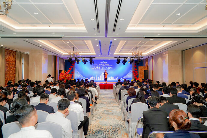 Bà Phạm Thị Nguyên Thanh – Phó Chủ tịch DXS chia sẻ định hướng năm 2026, nhấn mạnh tinh thần đồng lòng thực thi, đổi mới và tăng tốc thích ứng thị trường