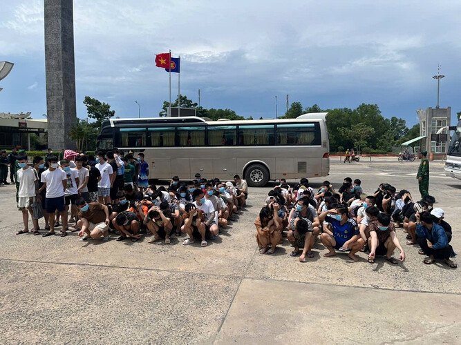 Bộ Công an phối hợp tiếp nhận 161 ‘cán bộ điện lực, an ninh mạng' từ Campuchia - ảnh 2