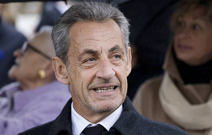 Nicolas Sarkozy Ludovic Marin, Pool qua AP
