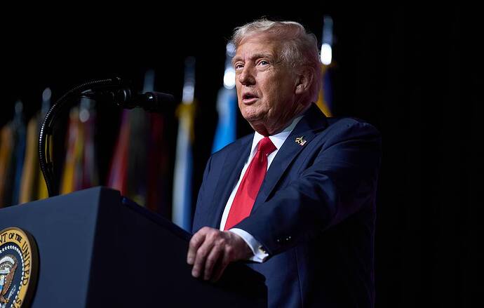 Tổng thống Mỹ Donald Trump (Ảnh AP/Evan Vucci)
