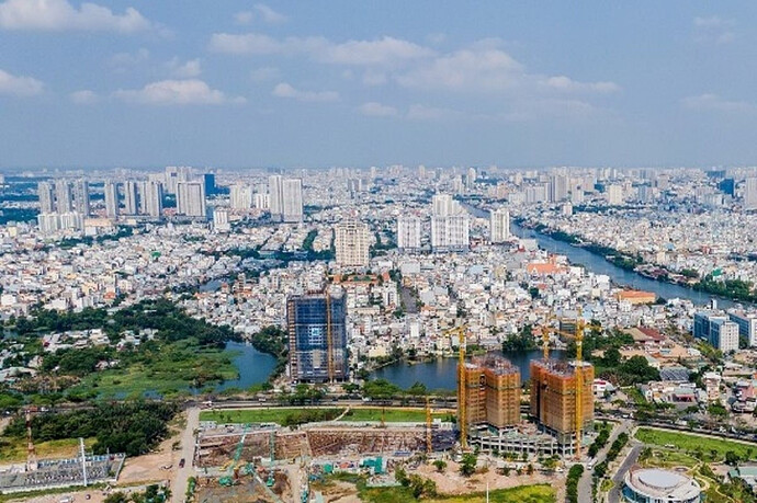 "Dòng tiền rẻ" chảy mạnh: Bất động sản và chứng khoán lên ngôi