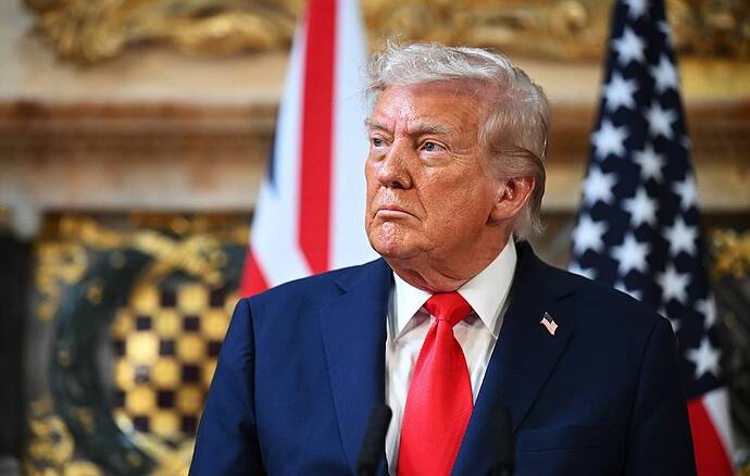 Ảnh chụp Tổng thống Mỹ Donald Trump bởi Leon Neal/Getty Images