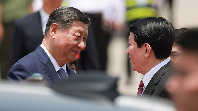 Video đón Tổng bí thư Tập Cận Bình tại sân bay Nội Bài