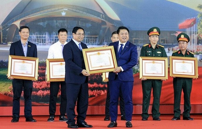 Doanh nghiệp đầu tư công quy mô 40.000 tỷ vừa được Thủ tướng tuyên dương ngày 19/8 Doanh nghiệp đầu tư công quy mô 40.000 tỷ vừa được Thủ tướng tuyên dương ngày 19/8