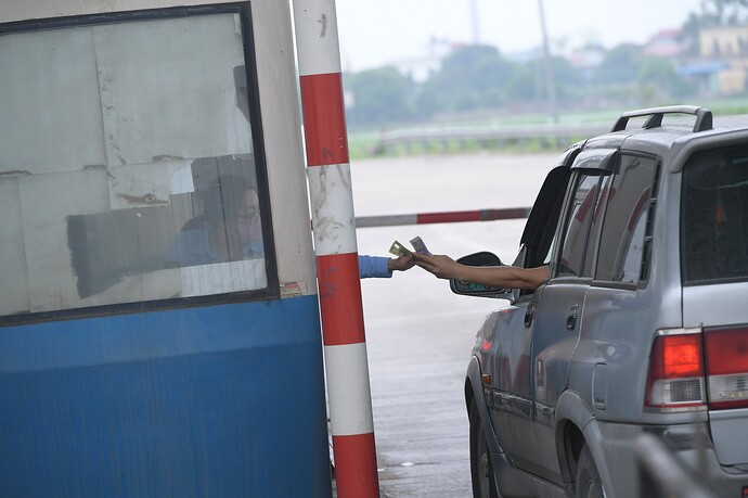Chìm trong thua lỗ kéo dài, BOT cầu Thái Hà không đủ nguồn lực tài chính để triển khai lắp hệ thống thu phí ETC- Ảnh 2. Chìm trong thua lỗ kéo dài, BOT cầu Thái Hà không đủ nguồn lực tài chính để triển khai lắp hệ thống thu phí ETC- Ảnh 2.