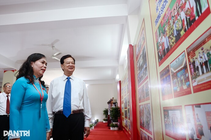 Nguyên Thủ tướng Nguyễn Tấn Dũng dự Đại hội Đảng bộ phường Xuân Hòa - 1