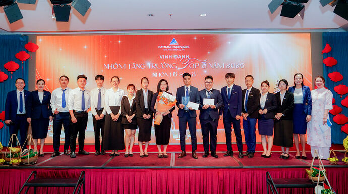 Nhóm 6 Sàn 8 đạt danh hiệu Top 3 – Nhóm Kinh doanh Xuất sắc năm 2025