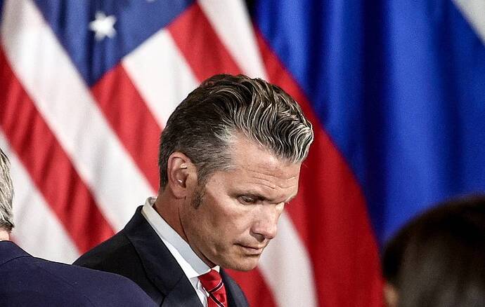 Bí thư Chiến tranh Hoa Kỳ Pete Hegseth Sergey Bulkin/TASS