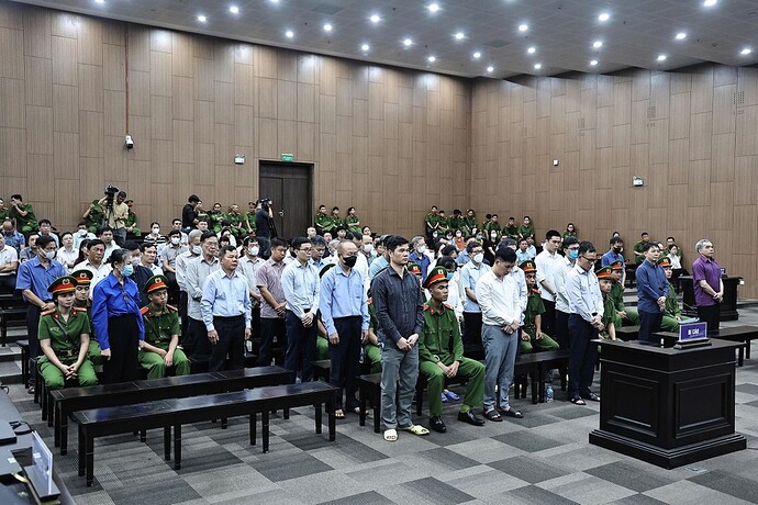 Chị gái Hậu Pháo xin tòa trả lại 7 sổ tiết kiệm, 6 sổ đỏ và 30 cây vàng - 1