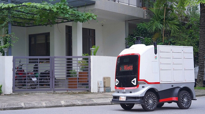 Lần đầu tiên tại Việt Nam, Viettel triển khai robot giao hàng tự động có sức chở 400kg