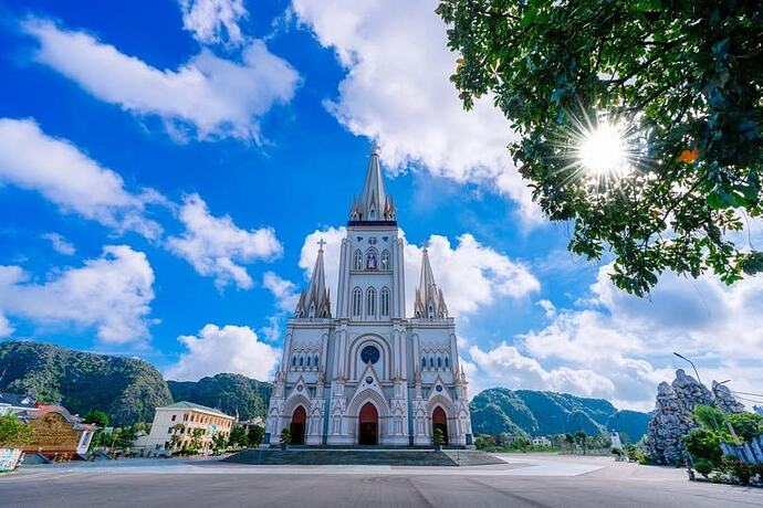 Thánh đường Giáo xứ Lãng Vân 1