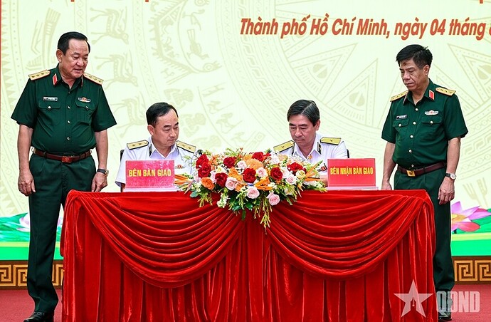 Bàn giao nguyên trạng Tổng công ty Tân Cảng Sài Gòn trực thuộc Quân chủng Hải quân về trực thuộc Bộ Quốc phòng